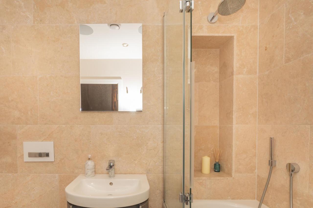 Henge House, Penthouse Apartment Bath Esterno foto